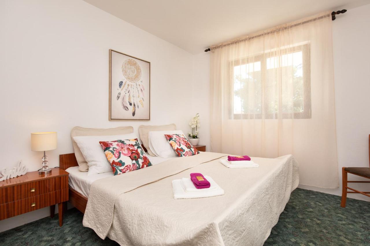 Apartment Lora Crikvenica Buitenkant foto